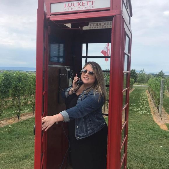 Meet your Posher, Laura - Picture 1 of 1